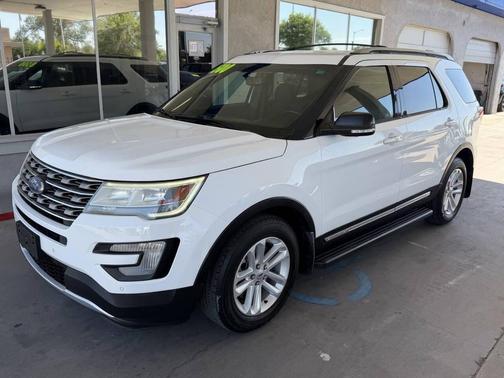 Oxford White 2017 Ford Explorer XLT