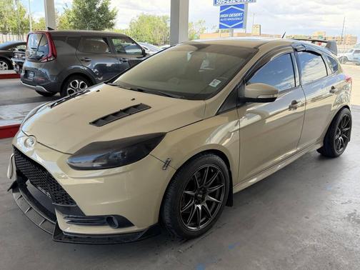 Oxford White 2014 Ford Focus ST