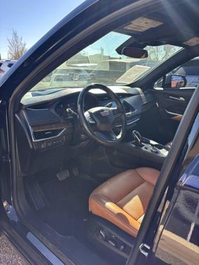 2020 Cadillac XT4 Premium Luxury