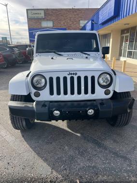 Bright White Clearcoat 2013 Jeep Wrangler Unlimited Sahara
