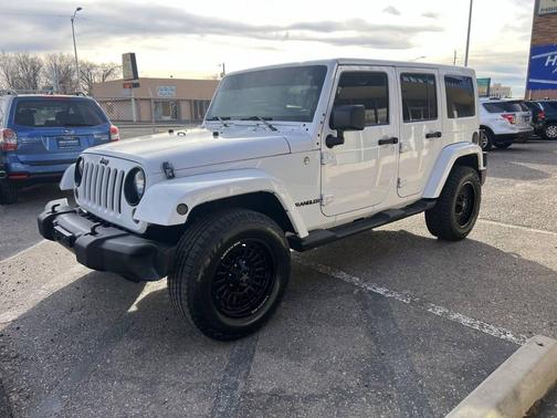 Bright White Clearcoat 2013 Jeep Wrangler Unlimited Sahara