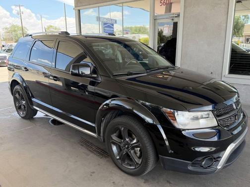 Pitch Black Clearcoat 2018 Dodge Journey Crossroad
