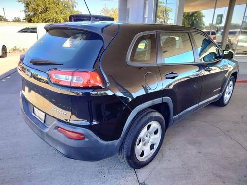 2016 Jeep Cherokee Sport