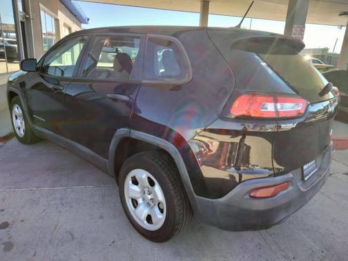 2016 Jeep Cherokee Sport
