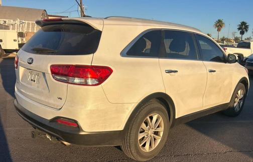 Snow White Pearl 2018 Kia Sorento LX