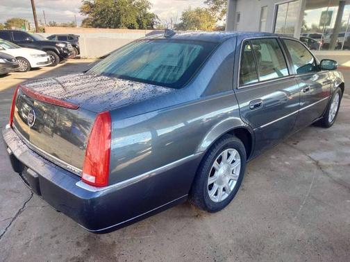 2011 Cadillac DTS Base