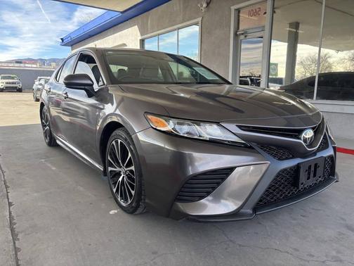 2020 Toyota Camry SE