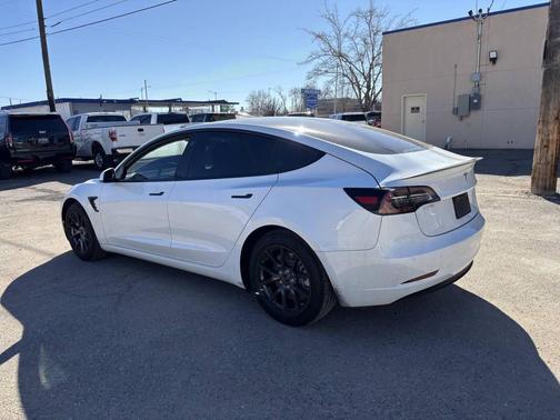 2022 Tesla Model 3 Standard Range