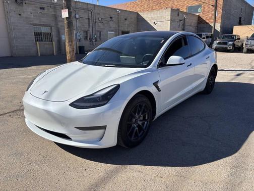 2022 Tesla Model 3 Standard Range