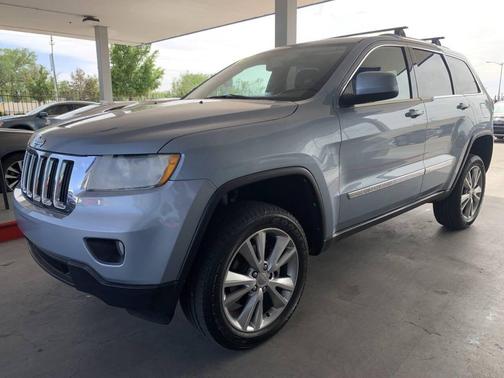 Winter Chill Pearlcoat 2012 Jeep Grand Cherokee Laredo