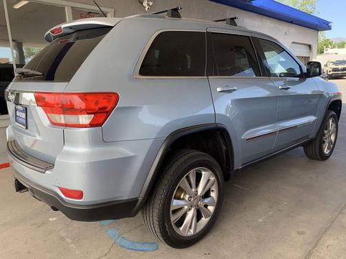 Winter Chill Pearlcoat 2012 Jeep Grand Cherokee Laredo