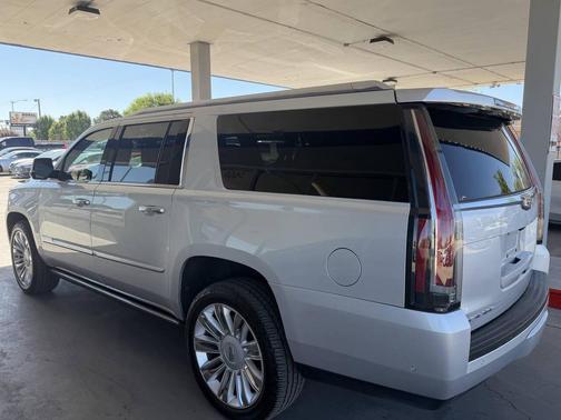 Radiant Silver Metallic 2019 Cadillac Escalade ESV Platinum