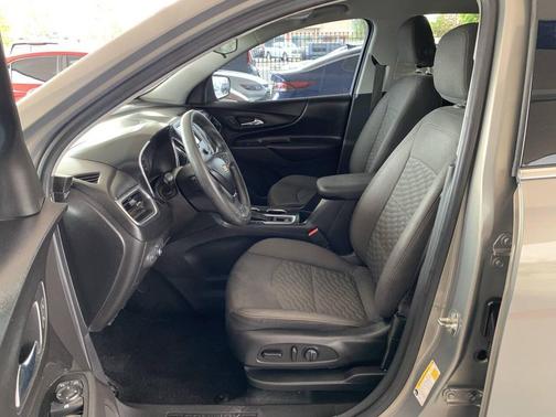 Pepperdust Metallic 2019 Chevrolet Equinox 1LT