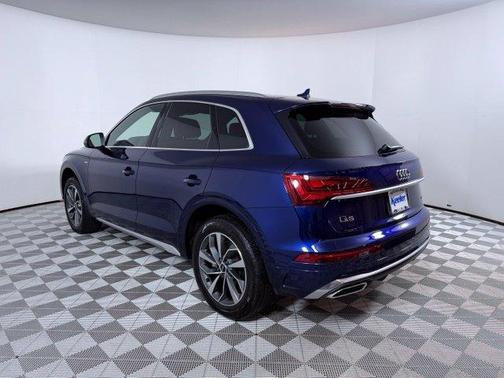 Navarra Blue Metallic 2024 Audi Q5 45 S line quattro Premium