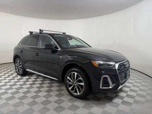 Mythos Black Metallic 2023 Audi Q5 45 S line quattro Premium