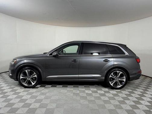 Samurai Gray Metallic 2021 Audi Q7 55 Prestige