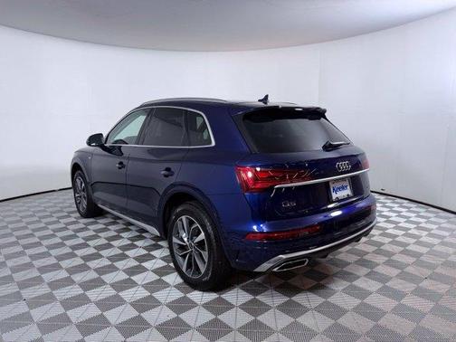 Navarra Blue Metallic 2024 Audi Q5 45 S line quattro Premium