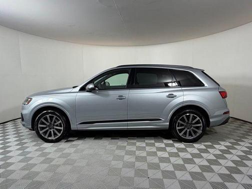Satellite Silver Metallic 2023 Audi Q7 45 Premium Plus