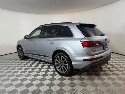 Satellite Silver Metallic 2023 Audi Q7 45 Premium Plus