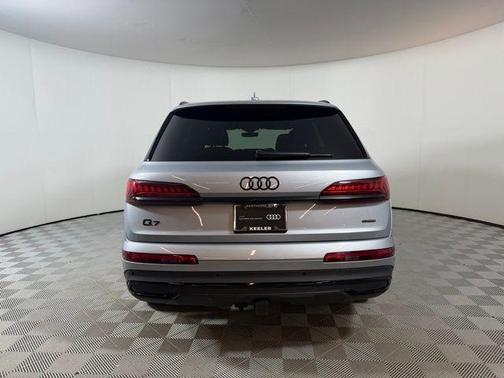 Satellite Silver Metallic 2023 Audi Q7 45 Premium Plus