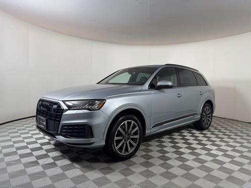 Satellite Silver Metallic 2023 Audi Q7 45 Premium Plus