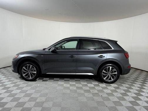 Daytona Gray Pearl Effect 2023 Audi Q5 45 S line quattro Premium