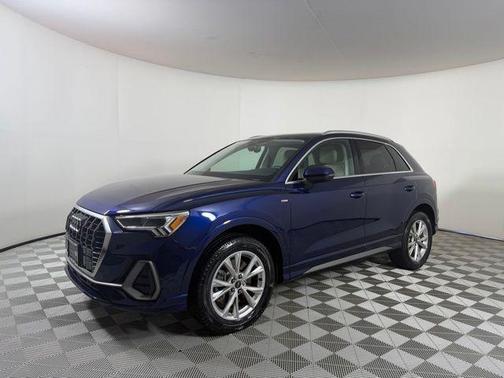 Navarra Blue Metallic 2023 Audi Q3 45 S line Premium