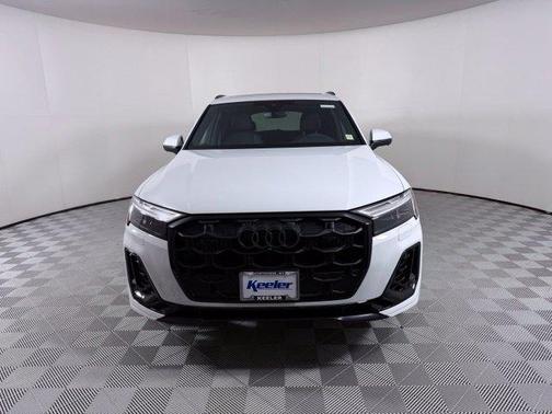 Glacier White Metallic 2026 Audi Q7 55 Premium