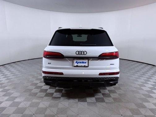 Glacier White Metallic 2026 Audi Q7 55 Premium