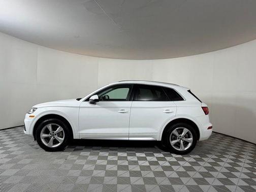 Ibis White 2020 Audi Q5 40 Premium Plus