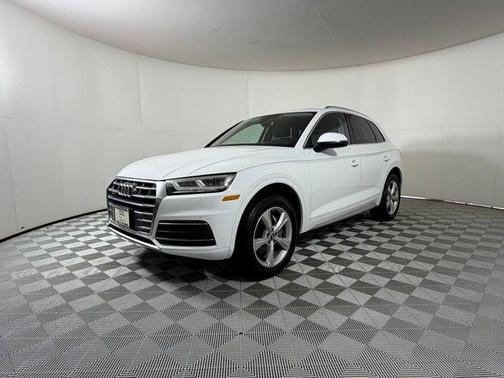 Ibis White 2020 Audi Q5 40 Premium Plus