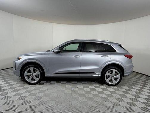 Florett Silver Metallic 2026 Audi Q5 PLUS