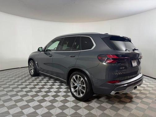 Dravit Gray Metallic 2025 BMW X5 xDrive40i