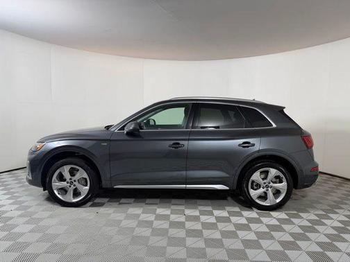 Daytona Gray Pearl Effect 2022 Audi Q5 45 S line Premium Plus