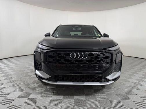 Mythos Black Metallic 2026 Audi Q3 S line