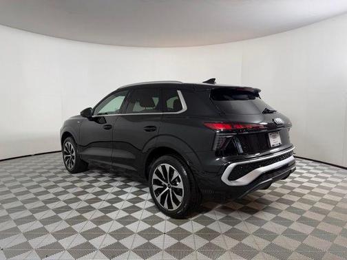 Mythos Black Metallic 2026 Audi Q3 S line