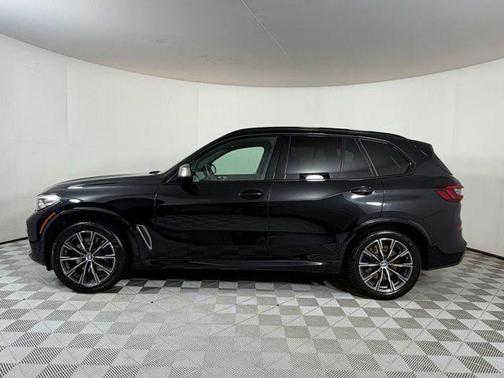 Black Sapphire Metallic 2021 BMW X5 M50i