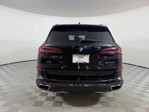 Black Sapphire Metallic 2021 BMW X5 M50i