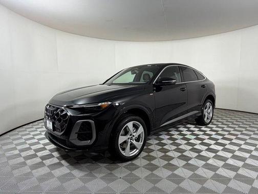 Mythos Black Metallic 2026 Audi Q5 PLUS