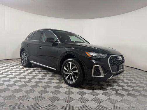 Mythos Black Metallic 2023 Audi Q5 45 S line quattro Premium