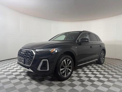 Mythos Black Metallic 2023 Audi Q5 45 S line quattro Premium