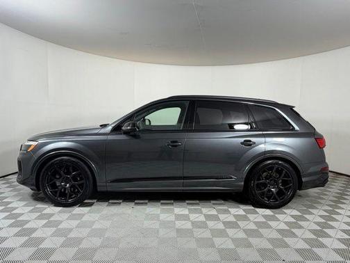 Daytona Gray Pearl 2026 Audi SQ7 PLUS