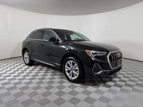Mythos Black Metallic 2025 Audi Q3 45 S line Premium