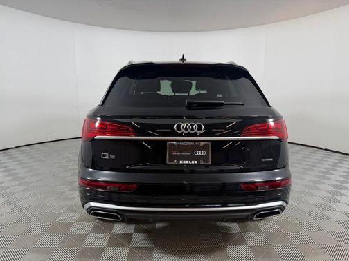 Mythos Black Metallic 2023 Audi Q5 45 S line quattro Premium