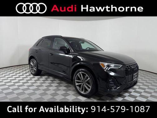 Mythos Black Metallic 2024 Audi Q3 45 S line Premium