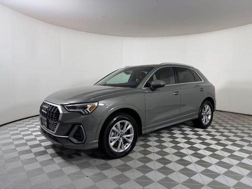 Chronos Gray Metallic 2024 Audi Q3 45 S line Premium