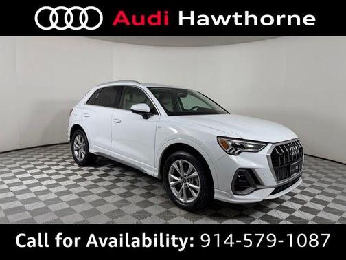 Glacier White Metallic 2022 Audi Q3 45 S line Premium