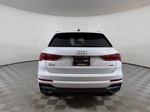 Glacier White Metallic 2022 Audi Q3 45 S line Premium
