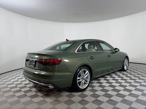 2024 Audi A4 45 S line quattro Premium