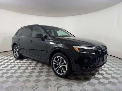 Mythos Black Metallic 2025 Audi Q7 45 Premium